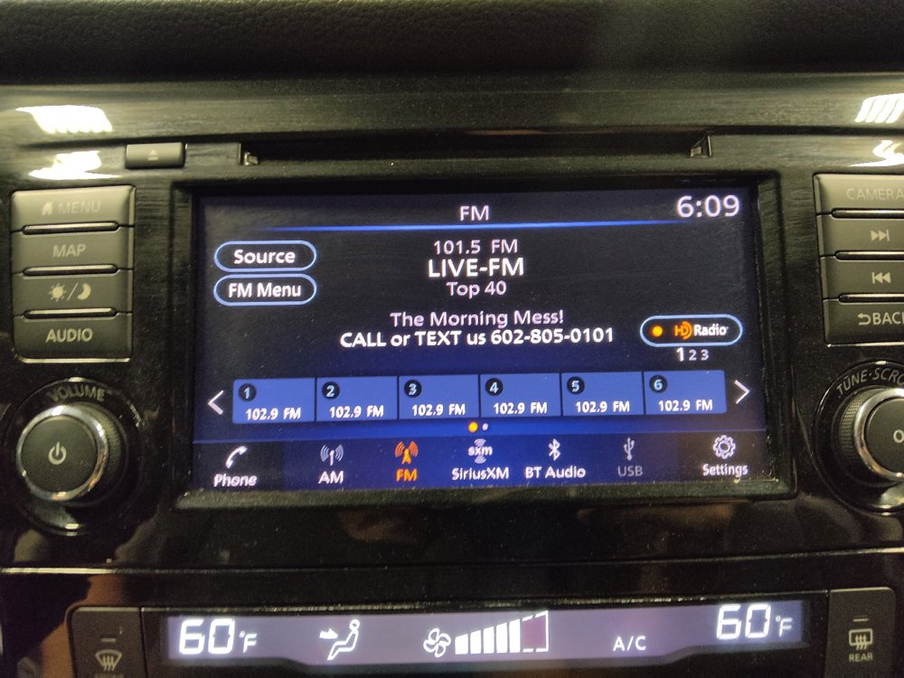 Used 2020 Nissan Rogue SL FWD image 25