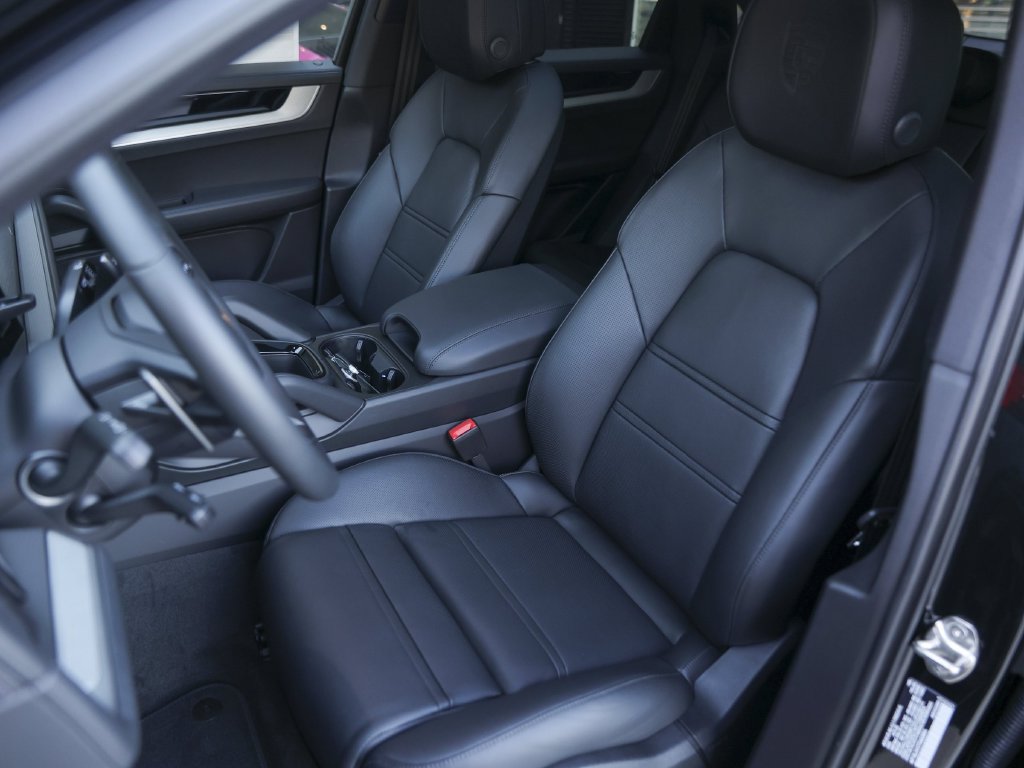 New 2026 Porsche Cayenne S AWD/4WD image 5