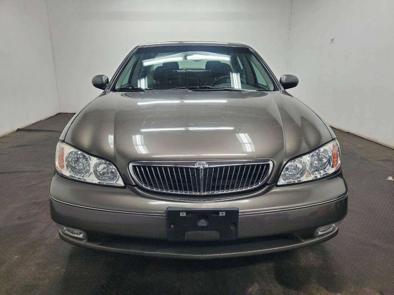 Used 2001 INFINITI I30 image 2