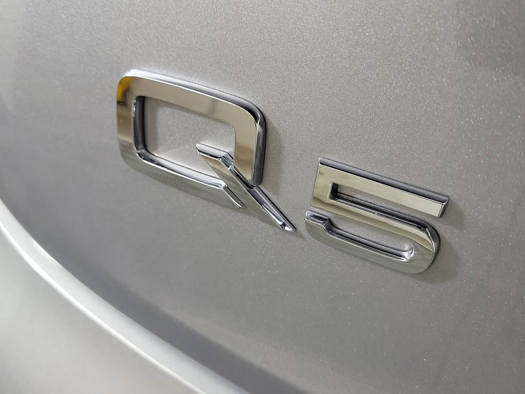 Used 2024 Audi Q5 e Premium Plus w/ Premium Plus Package AWD/4WD image 8