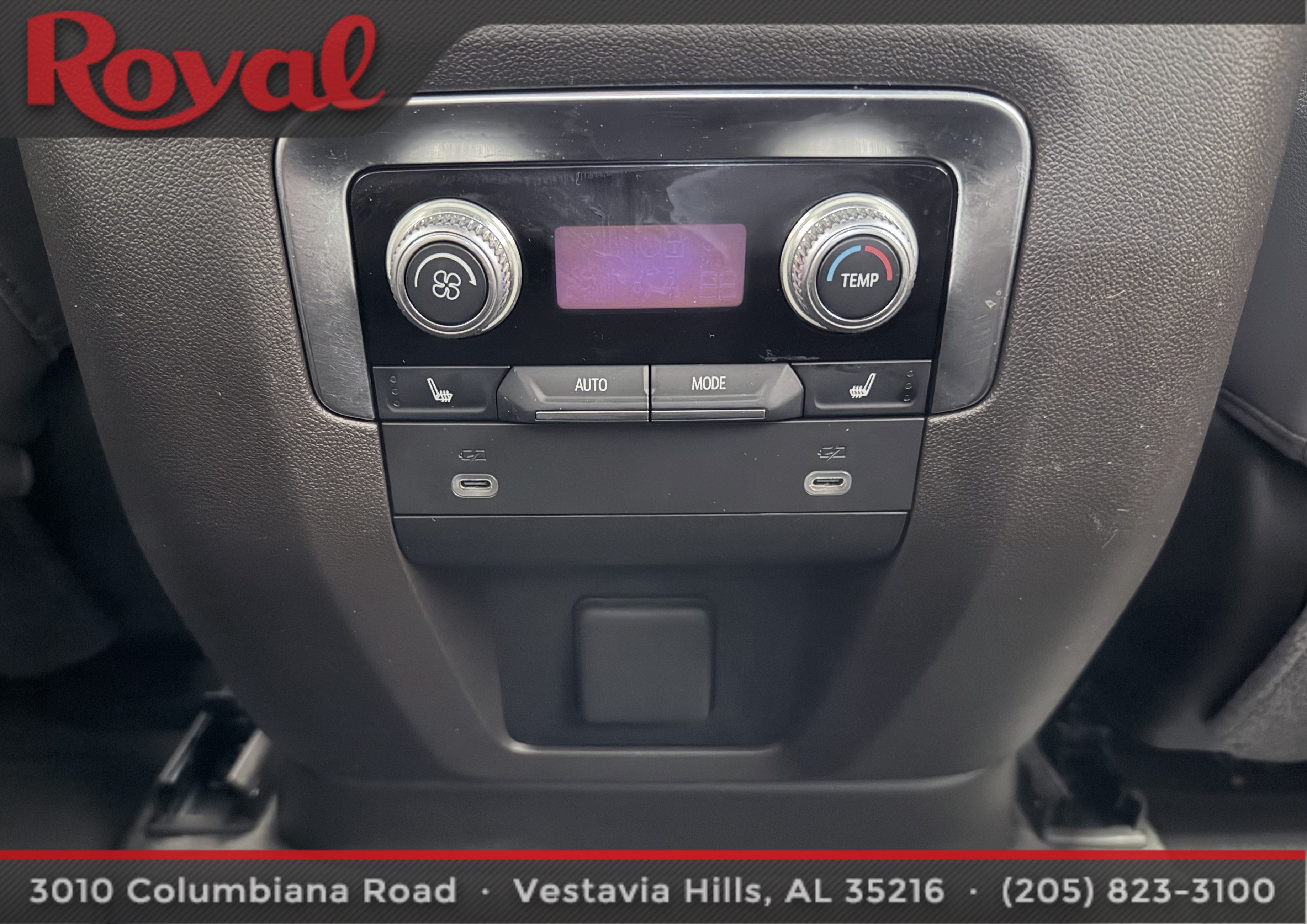 Used 2024 GMC Yukon XL SLT w/ SLT Luxury Package RWD image 28