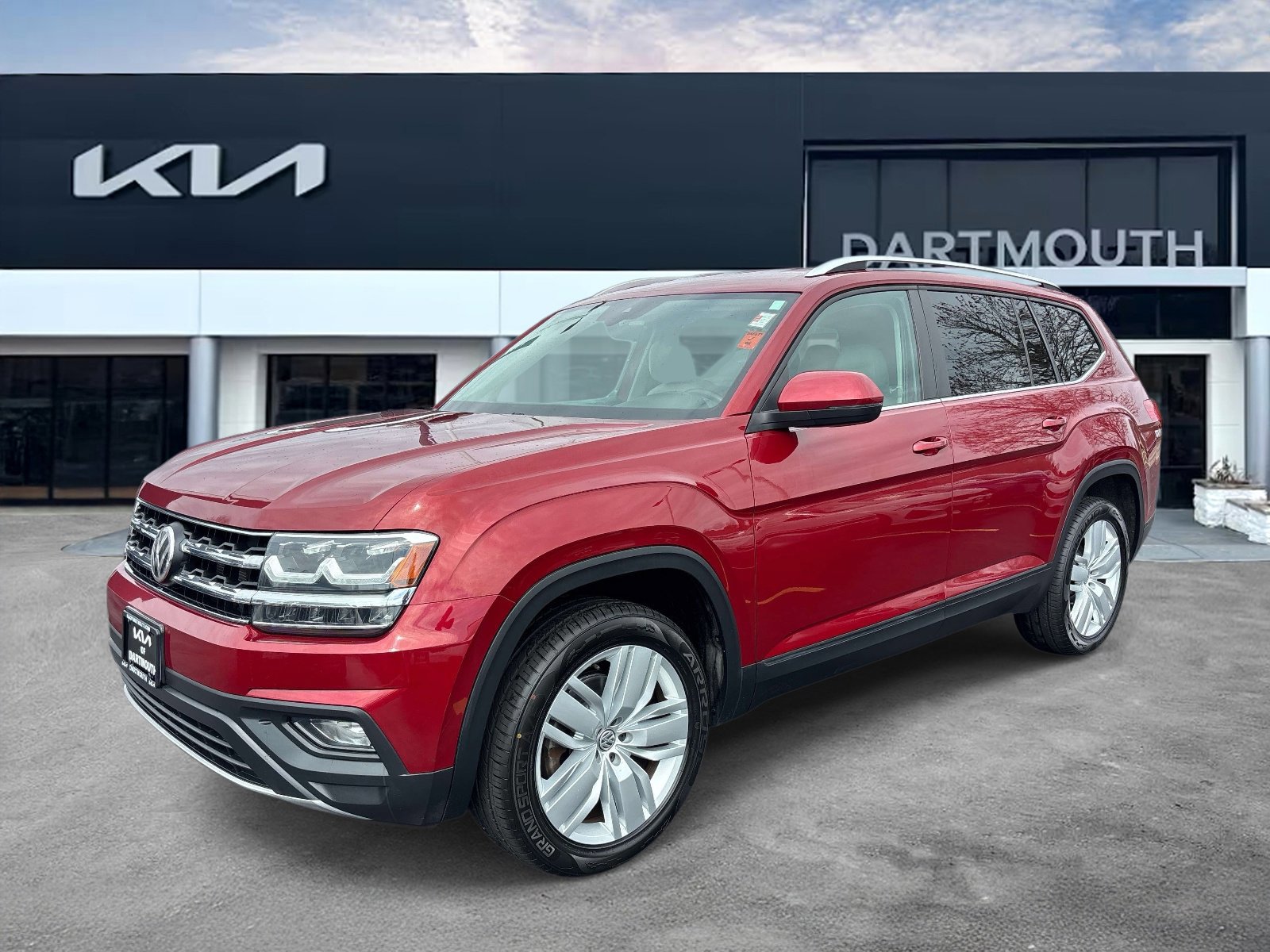 Used 2019 Volkswagen Atlas SE w/ Towing Package image 1