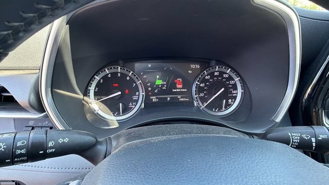 Used 2022 Toyota Highlander XLE AWD/4WD image 29