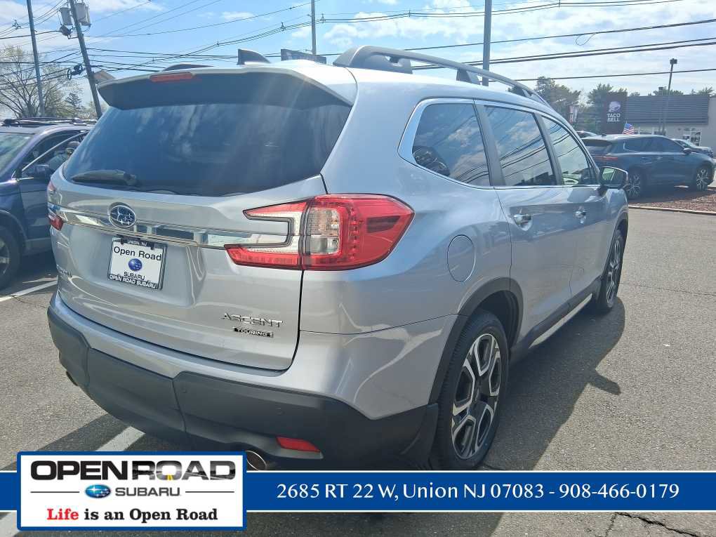 Used 2023 Subaru Ascent Touring AWD/4WD image 8