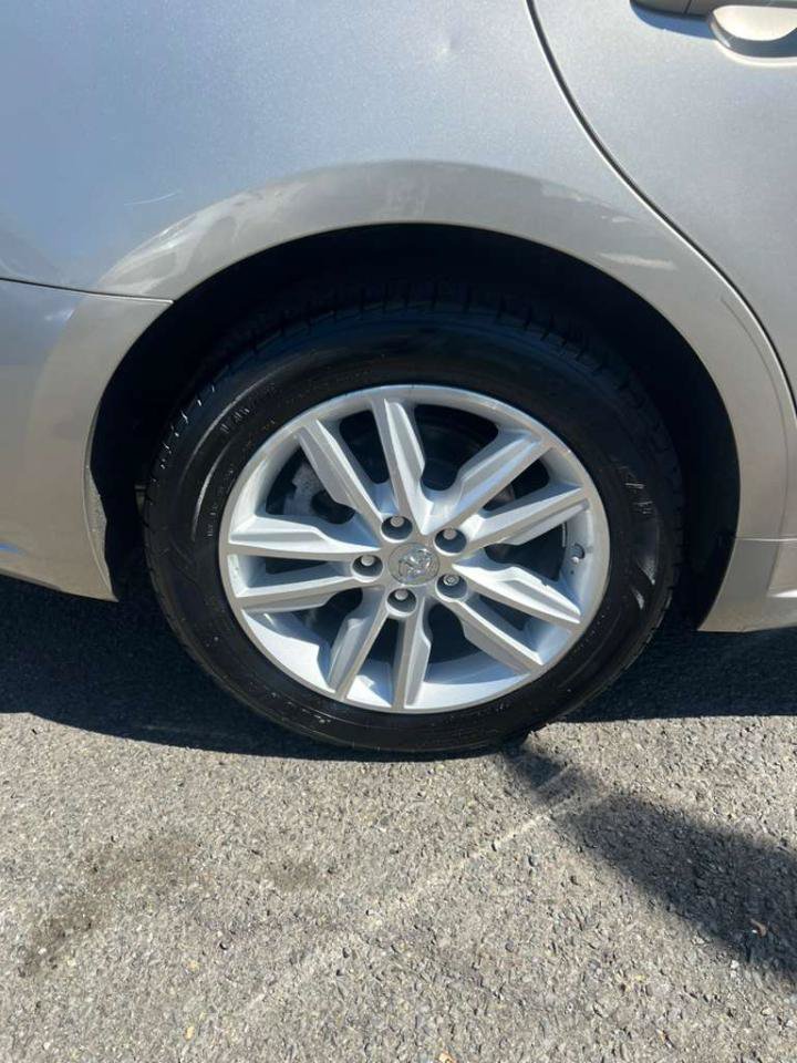 Used 2015 Toyota Avalon XLE FWD image 16
