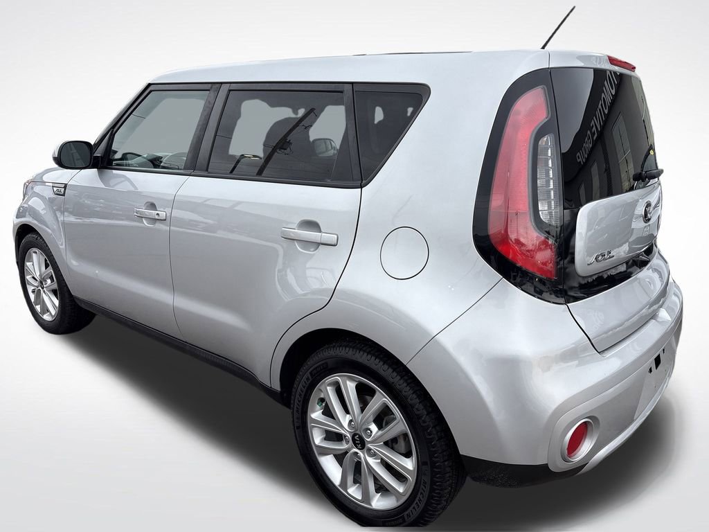 Used 2018 Kia Soul + FWD image 3
