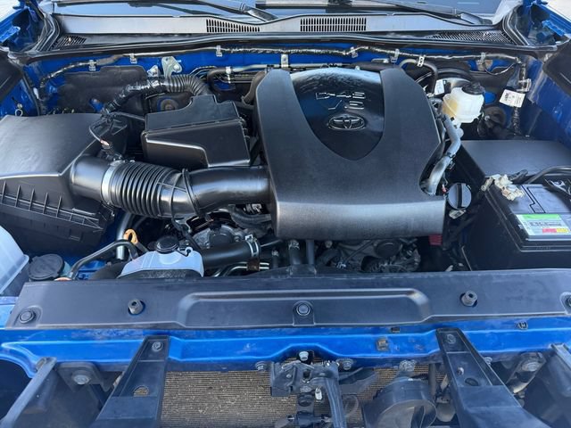 Used 2018 Toyota Tacoma TRD Sport w/ Technology Package AWD/4WD image 21