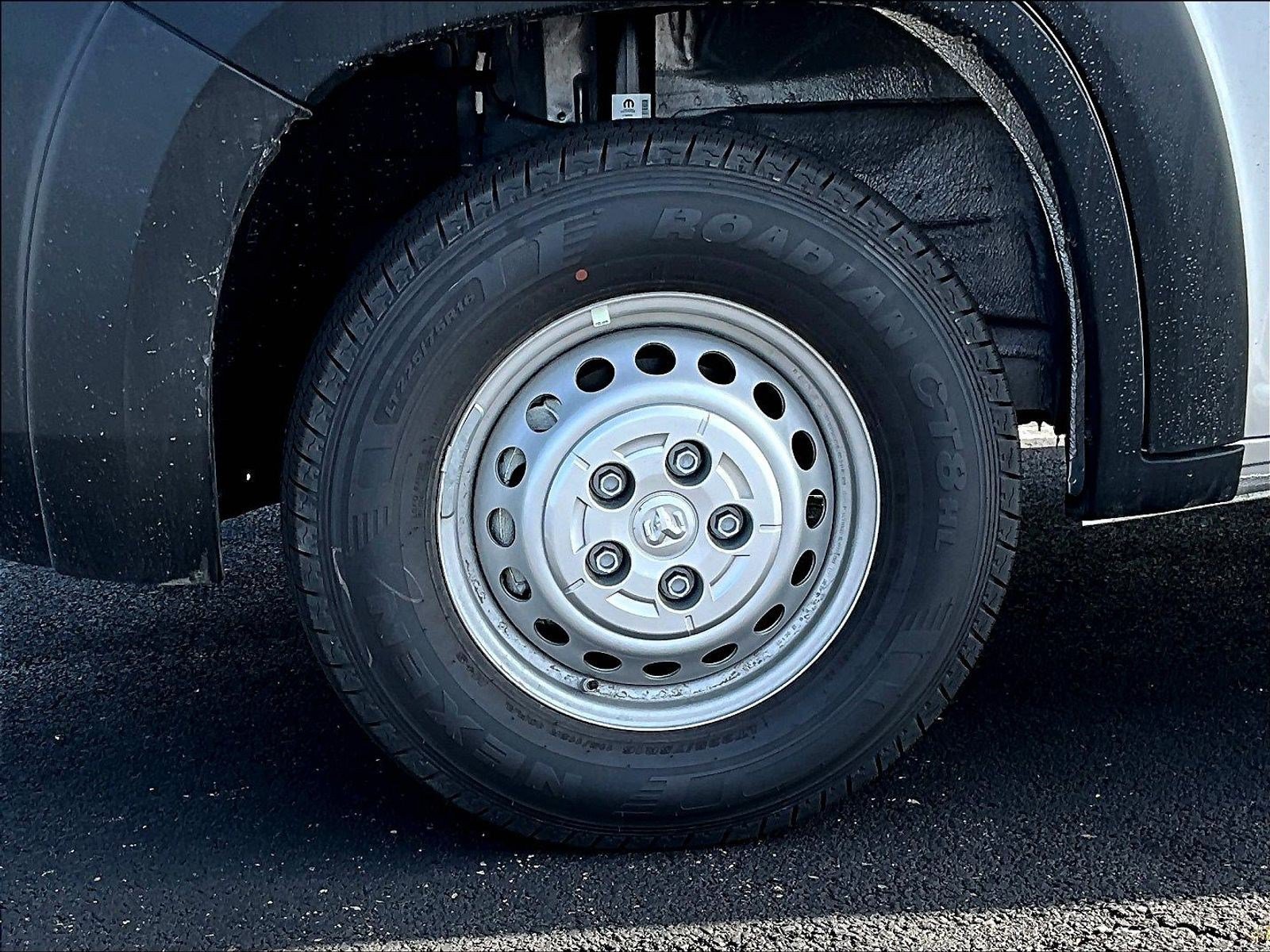 New 2026 RAM ProMaster 3500 w/ Crew Van Package FWD image 24