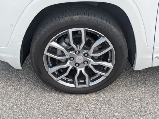 Used 2022 GMC Terrain Denali w/ Denali Premium Package AWD/4WD image 10