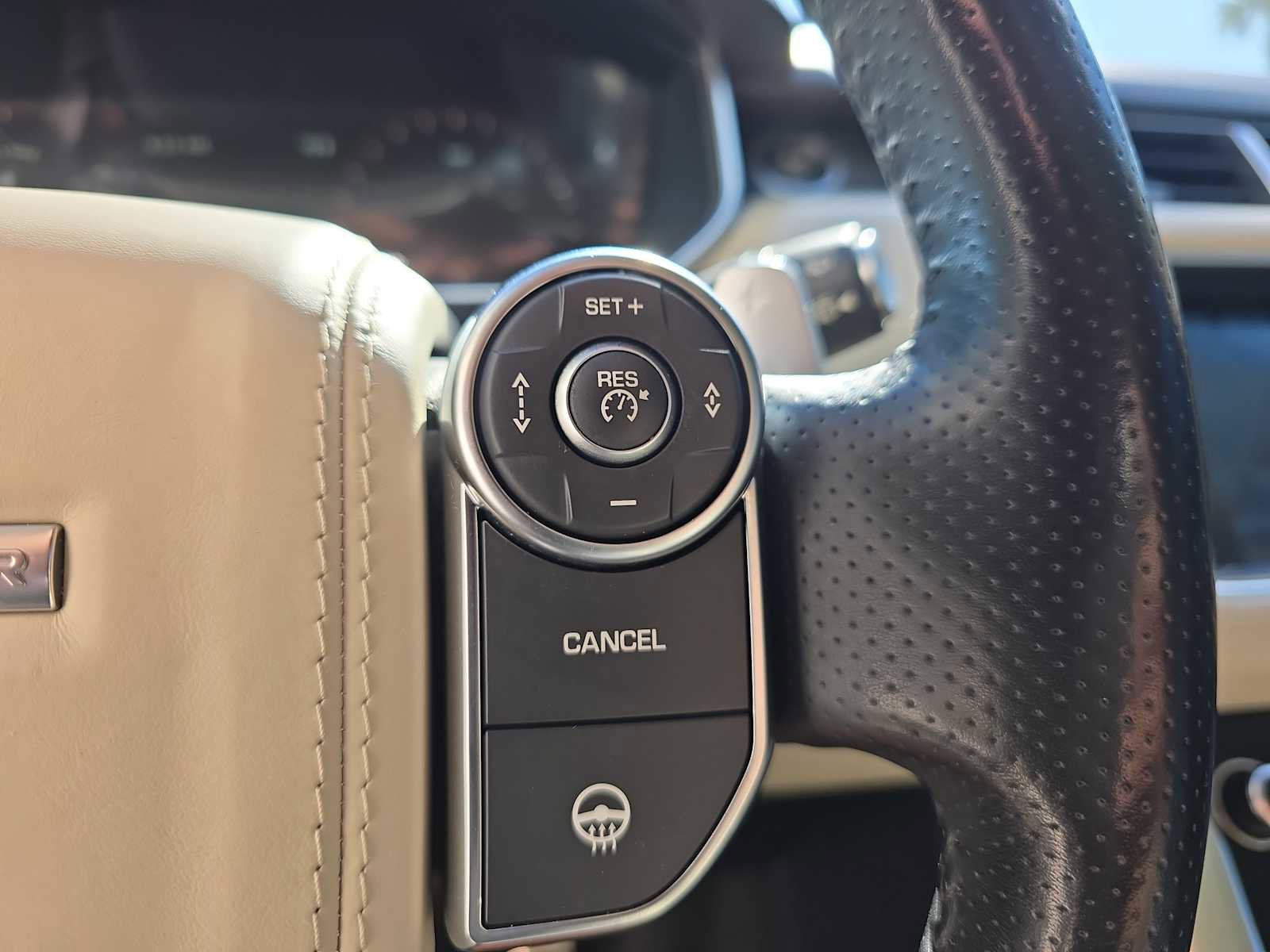 Used 2016 Land Rover Range Rover Sport Autobiography image 6