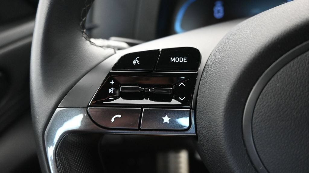Certified 2025 Hyundai Elantra Sport FWD image 28