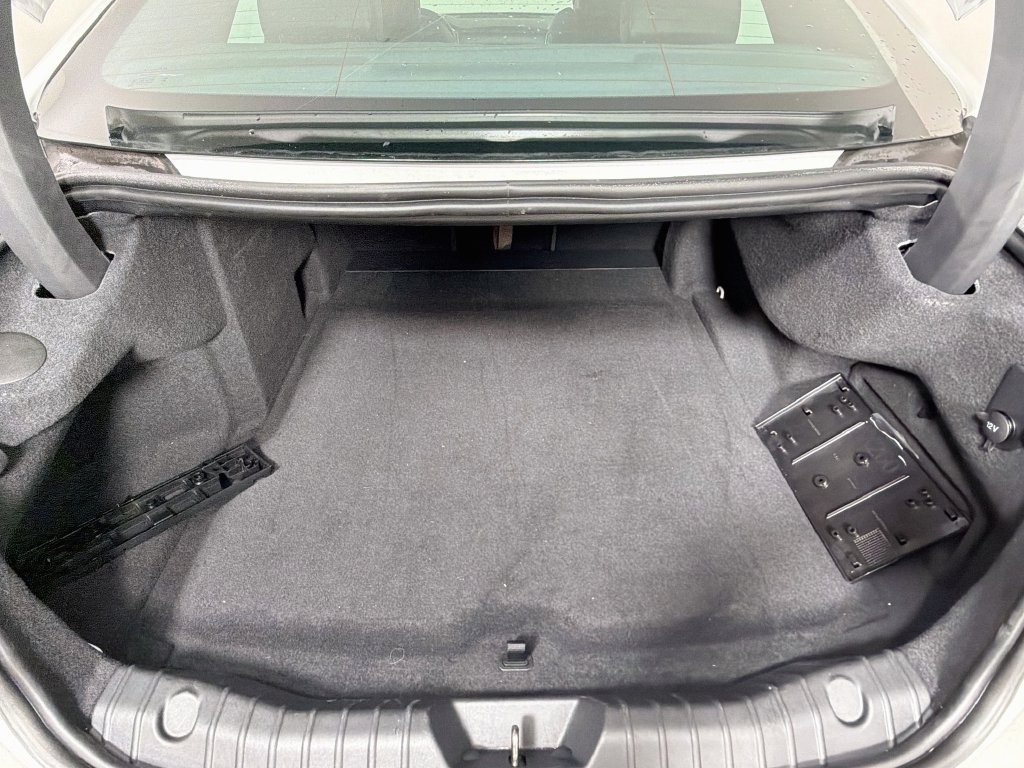 Used 2024 Jaguar XF R-Dynamic SE AWD/4WD image 28