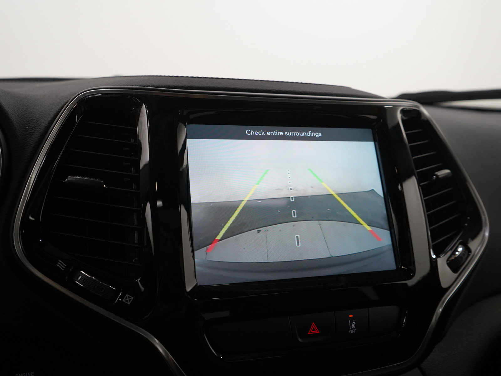 Used 2022 Jeep Cherokee Limited AWD/4WD image 28