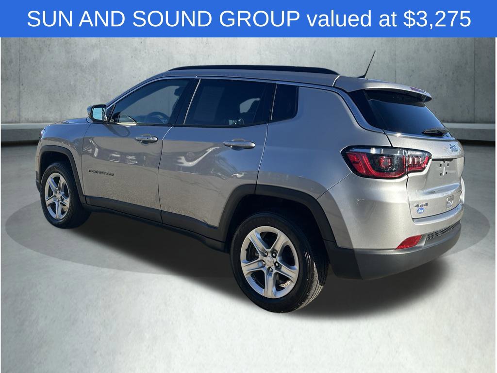 Used 2023 Jeep Compass Latitude w/ Sun and Sound Group AWD/4WD image 4