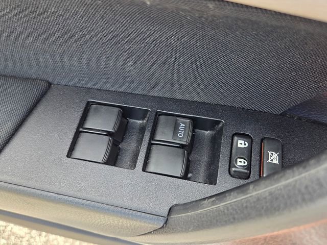Used 2014 Toyota Corolla LE FWD image 32