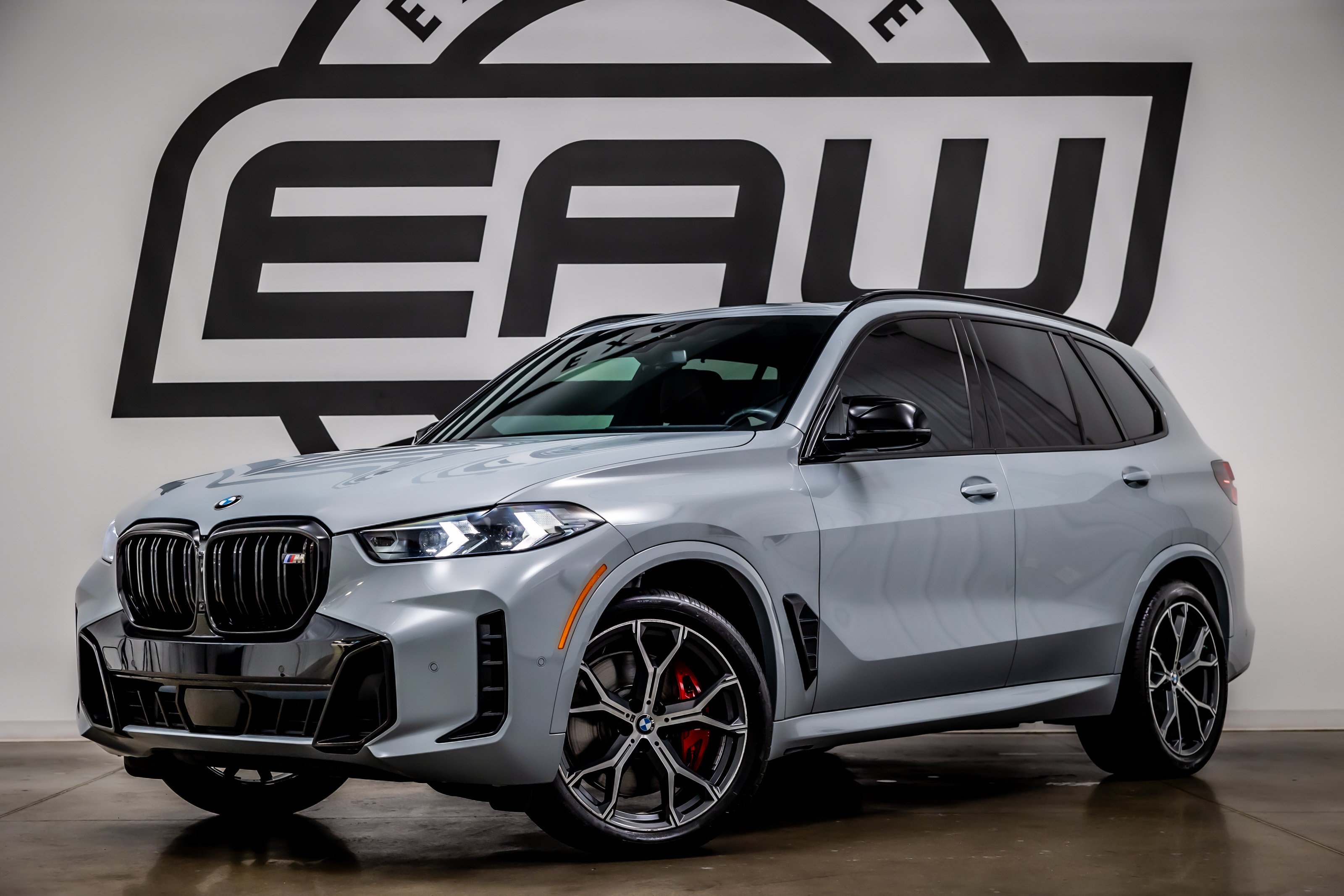 Used 2024 BMW X5 M60i AWD/4WD image 1