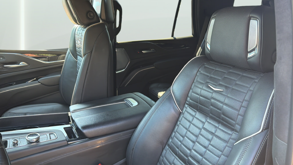 Used 2024 Cadillac Escalade V AWD/4WD image 11