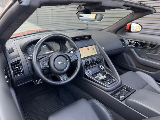 Used 2022 Jaguar F-TYPE R image 4
