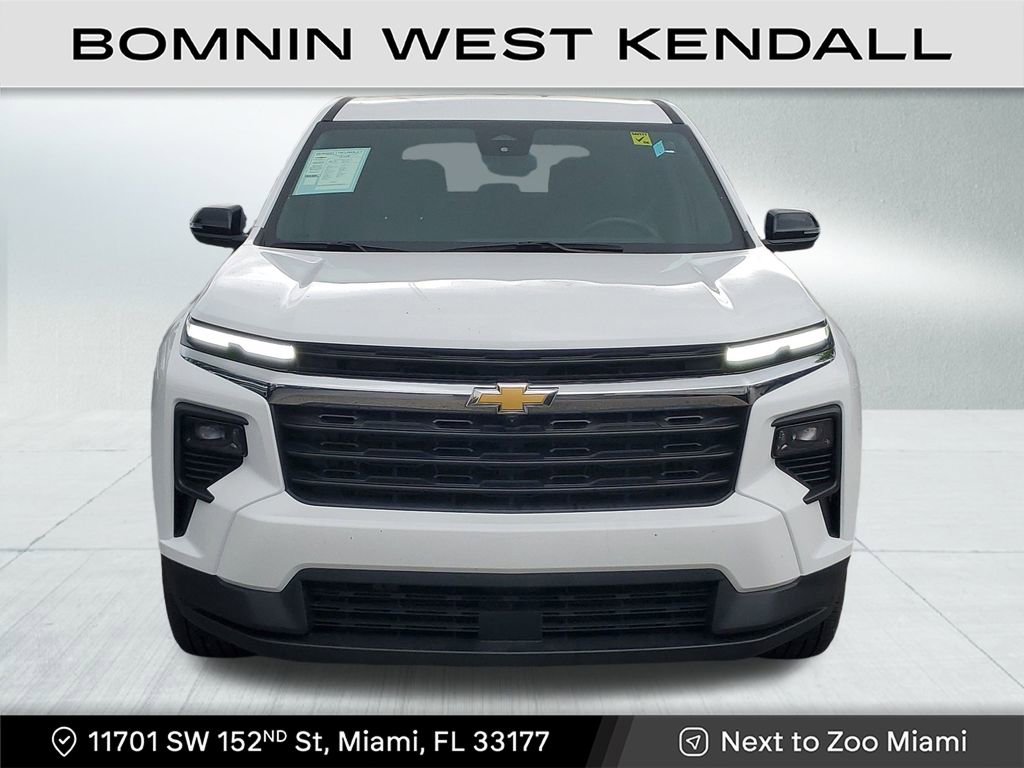 Used 2024 Chevrolet Traverse LS image 2