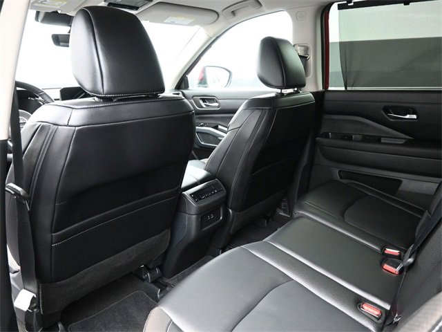 Used 2024 Nissan Pathfinder SL image 25