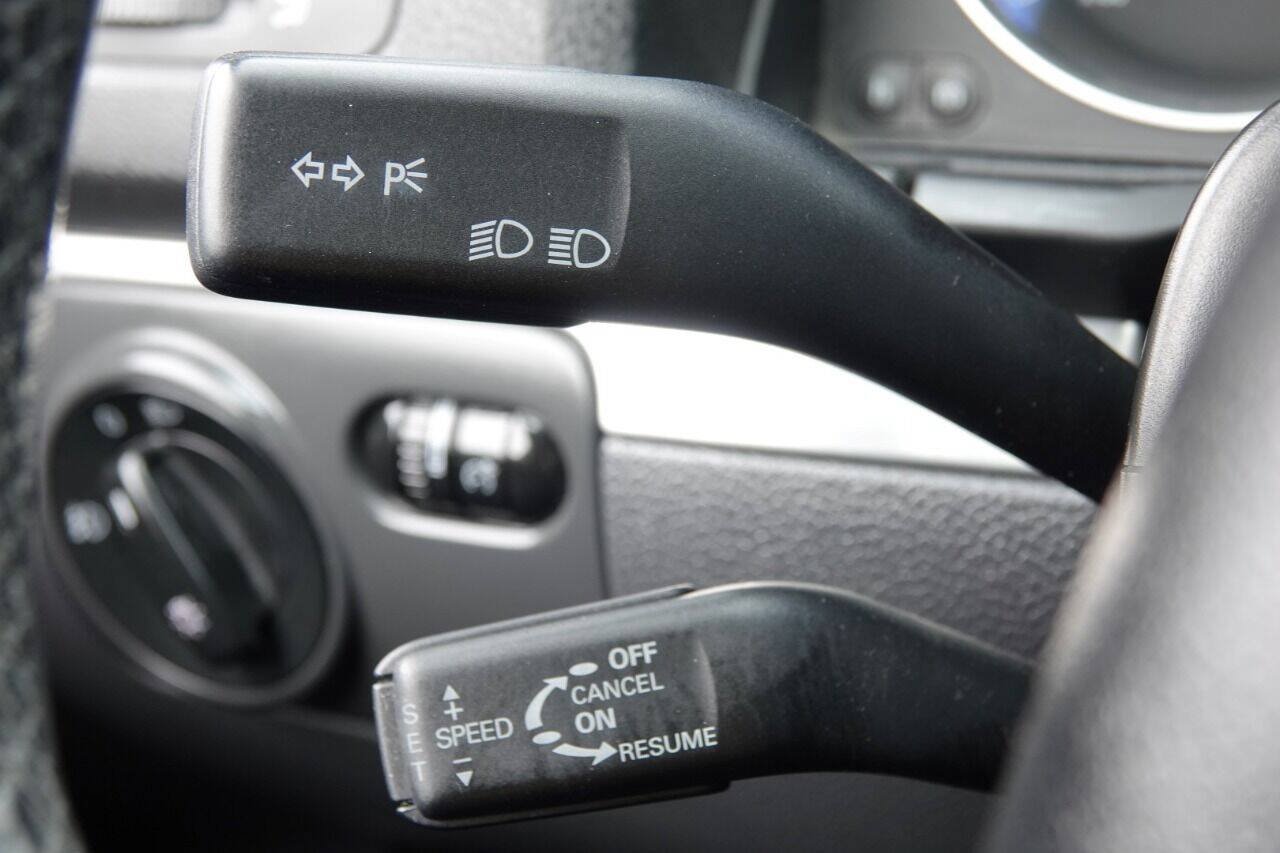 Used 2007 Volkswagen GTI 4-Door FWD image 82