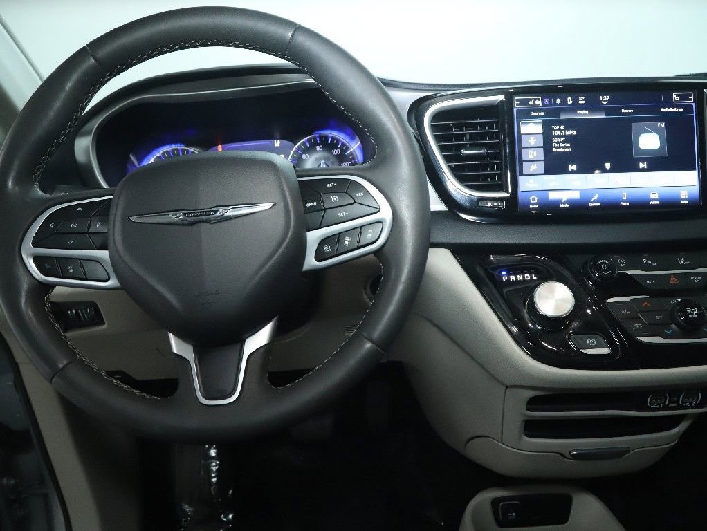 Used 2023 Chrysler Pacifica Touring-L FWD image 26