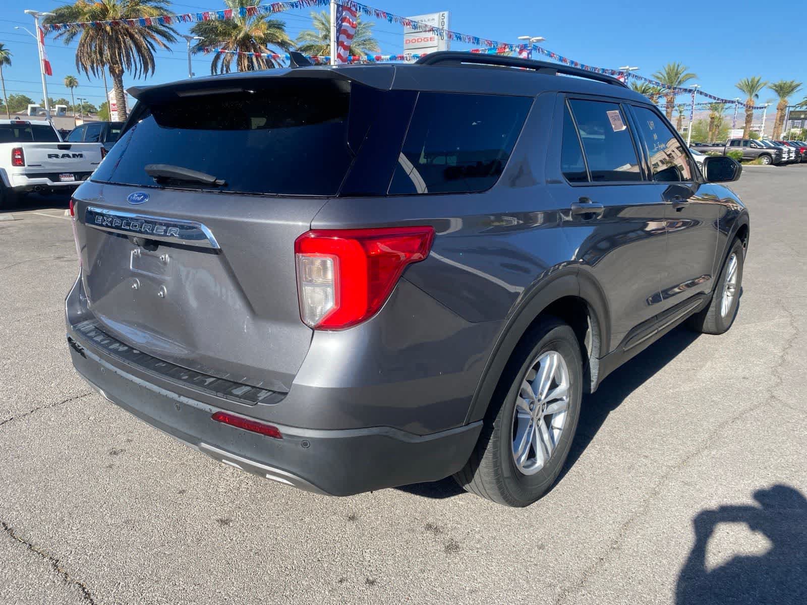 Used 2022 Ford Explorer XLT w/ Equipment Group 202A RWD image 6