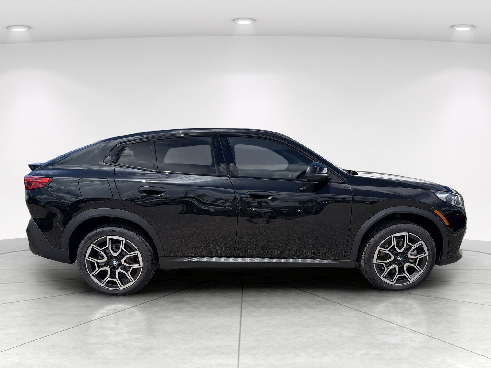 New 2027 BMW X2 xDrive28i AWD/4WD image 3