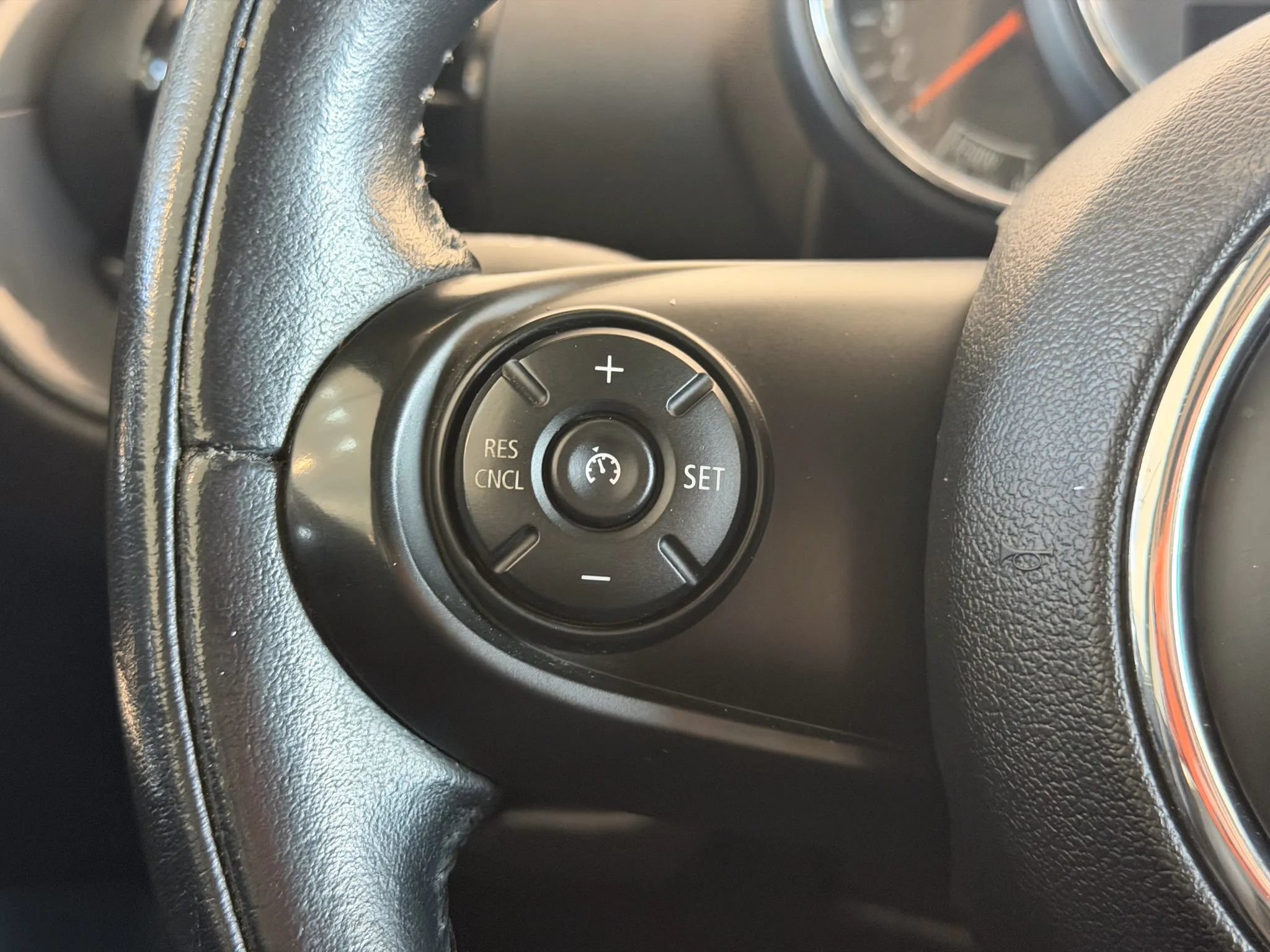 Used 2017 MINI Cooper Clubman ALL4 AWD/4WD image 32