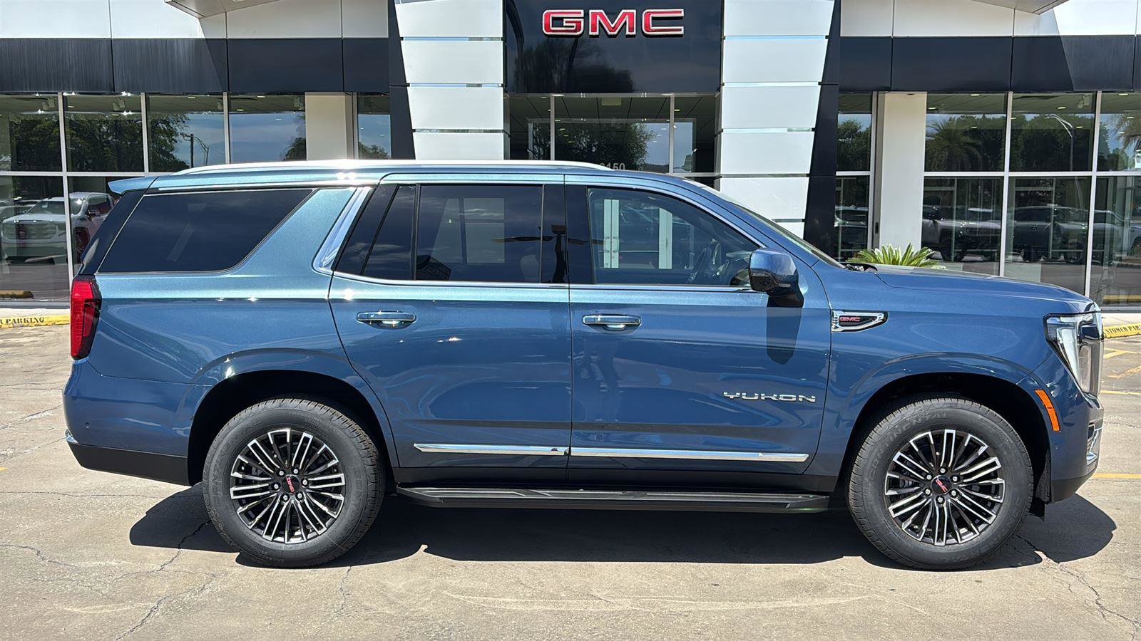 New 2026 GMC Yukon Elevation RWD image 8