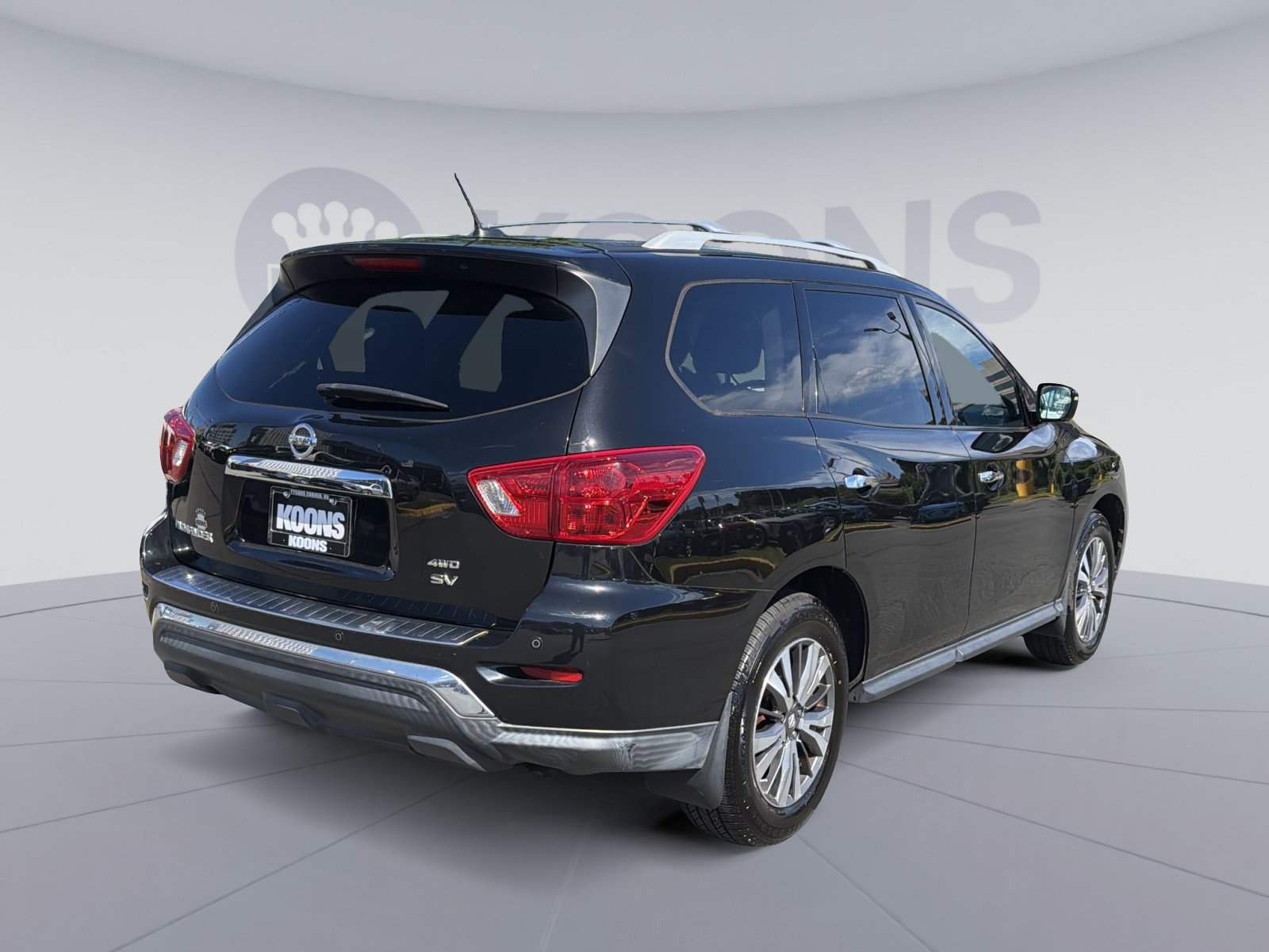 Used 2017 Nissan Pathfinder SV w/ SV Cold Weather Package AWD/4WD image 7