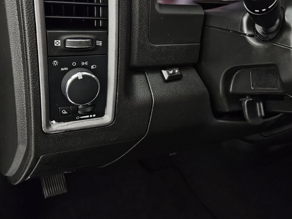 Used 2021 RAM 1500 Tradesman w/ Chrome Plus Package RWD image 22