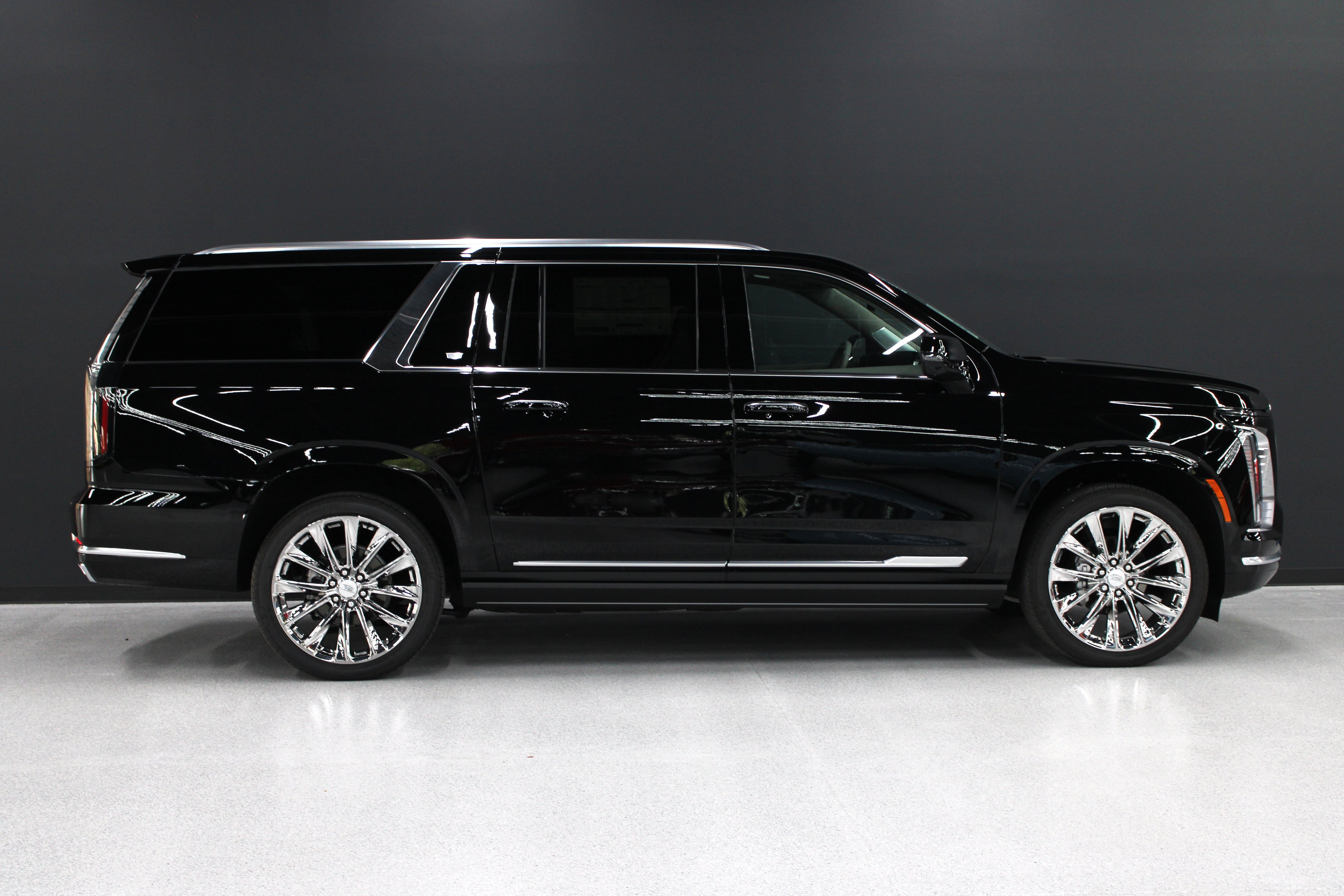 New 2026 Cadillac Escalade ESV Platinum Luxury w/ LPO, Radiant Package AWD/4WD image 2