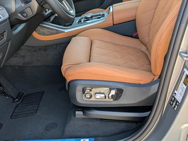 Used 2026 BMW X7 xDrive40i w/ Premium Package AWD/4WD image 4