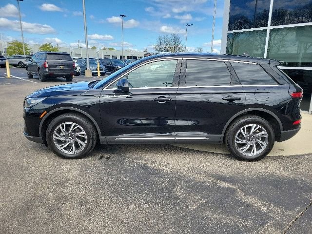 Certified 2024 Lincoln Corsair AWD image 4