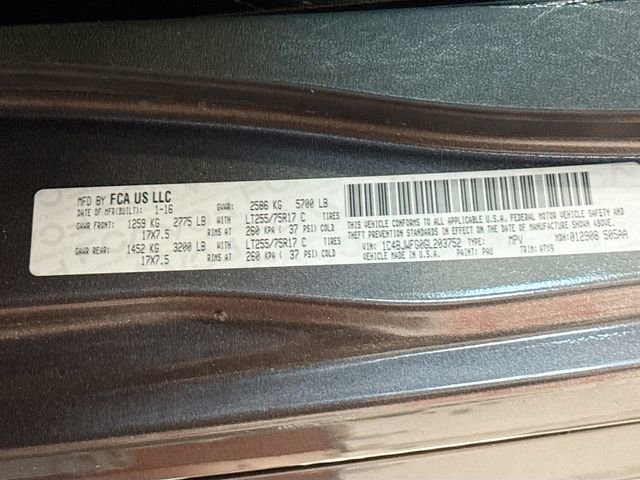 Used 2016 Jeep Wrangler Unlimited Rubicon w/ Connectivity Group image 28