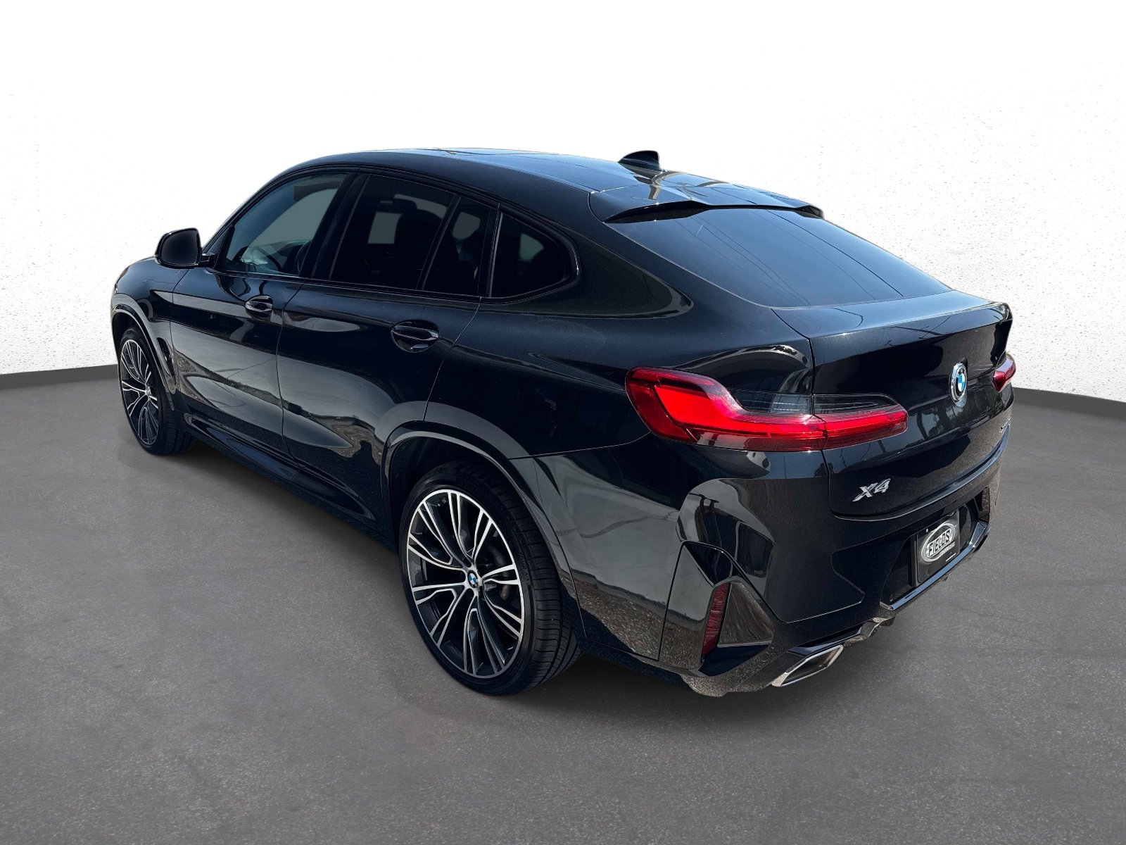 Used 2023 BMW X4 xDrive30i w/ M Sport Package image 5