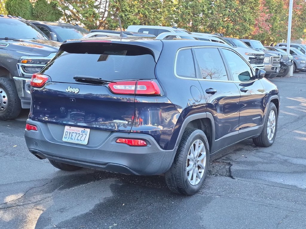 Used 2016 Jeep Cherokee Latitude FWD image 7