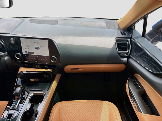 Used 2025 Lexus NX 250 FWD w/ Accessory Package (2T) image 18