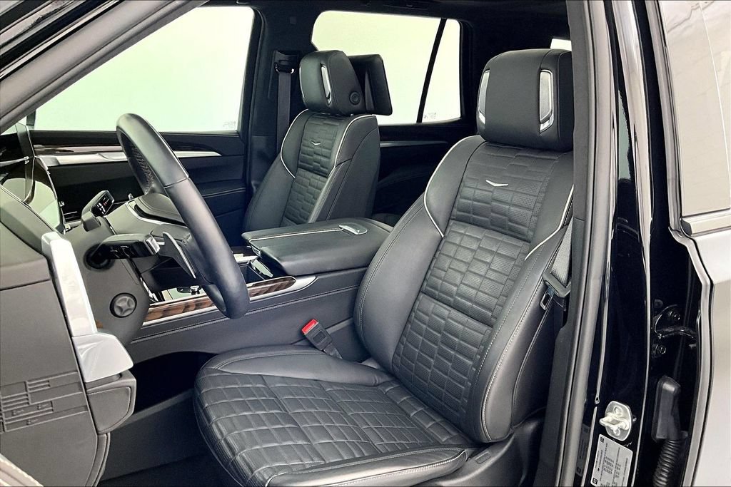 Used 2025 Cadillac Escalade Sport Platinum AWD/4WD image 31