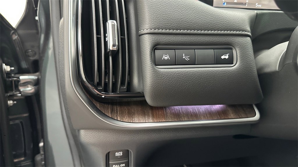 New 2025 Nissan Armada Platinum Reserve image 30