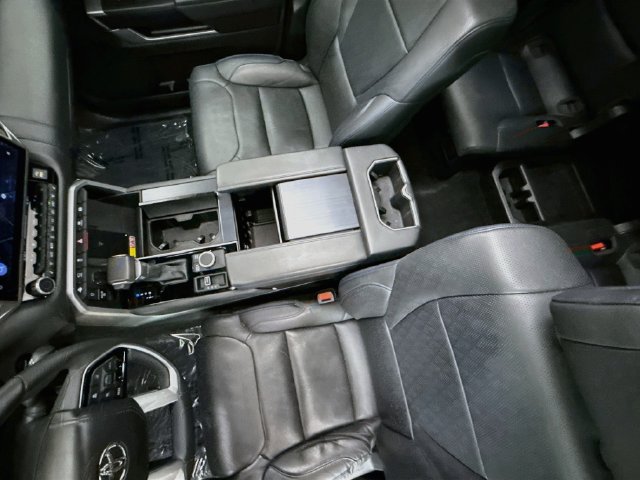 Used 2025 Toyota Sequoia Platinum AWD/4WD image 22