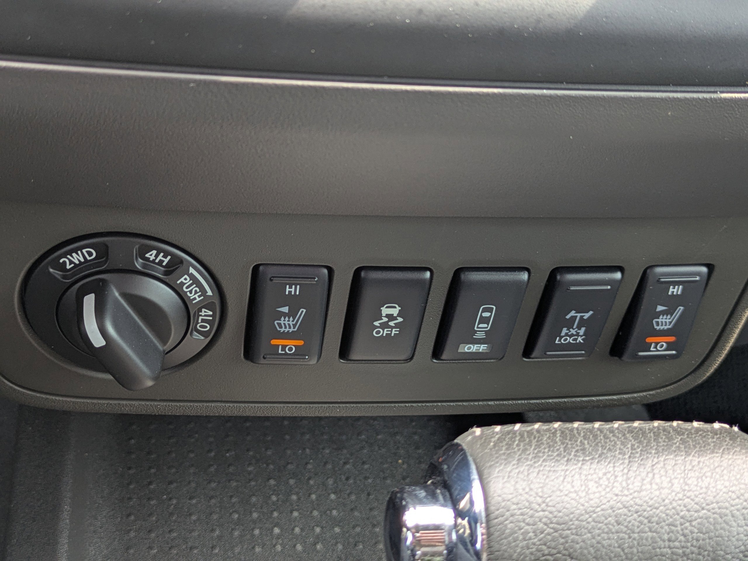 Used 2019 Nissan Frontier PRO-4X w/ Pro-4x Luxury Package image 22