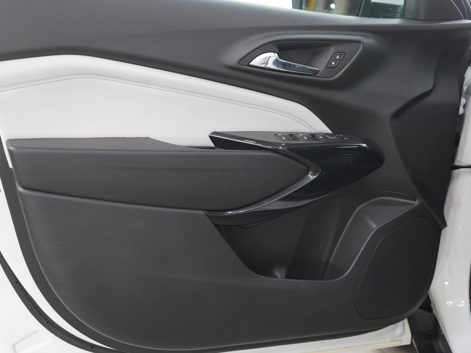 Used 2024 Chevrolet Trax LT w/ Driver Confidence Package image 18