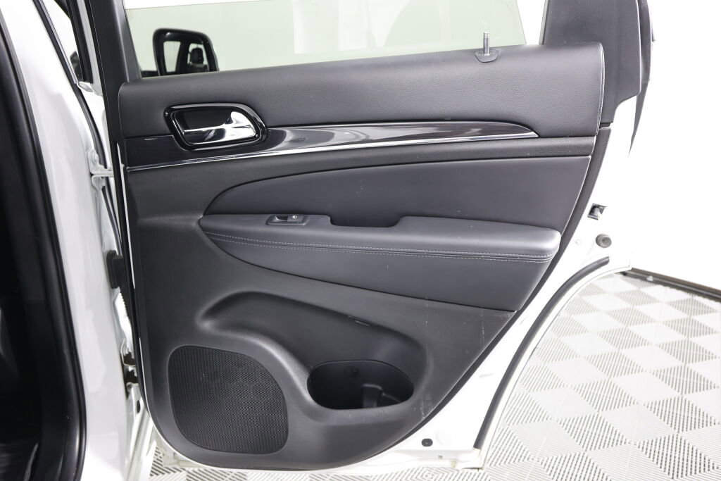 Used 2019 Jeep Grand Cherokee Overland image 23