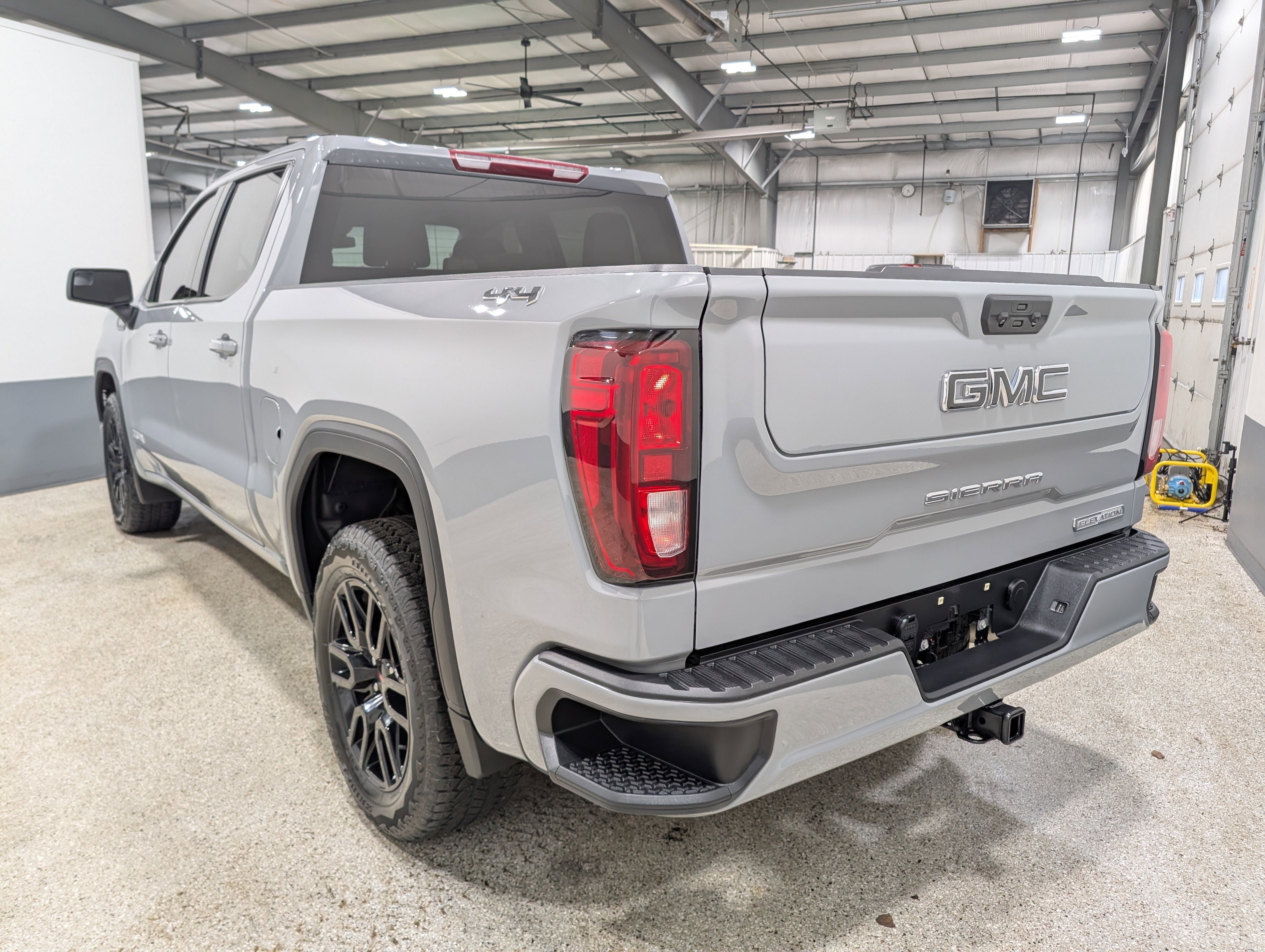 Used 2024 GMC Sierra 1500 Elevation image 5