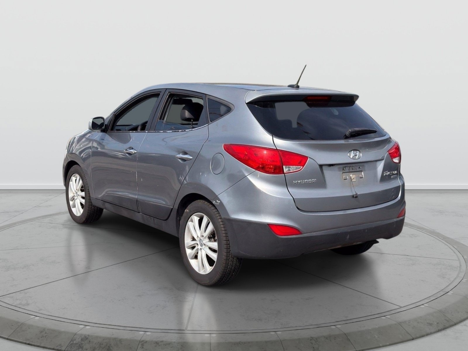 Used 2010 Hyundai Tucson Limited w/ Premium Pkg 4 FWD image 6