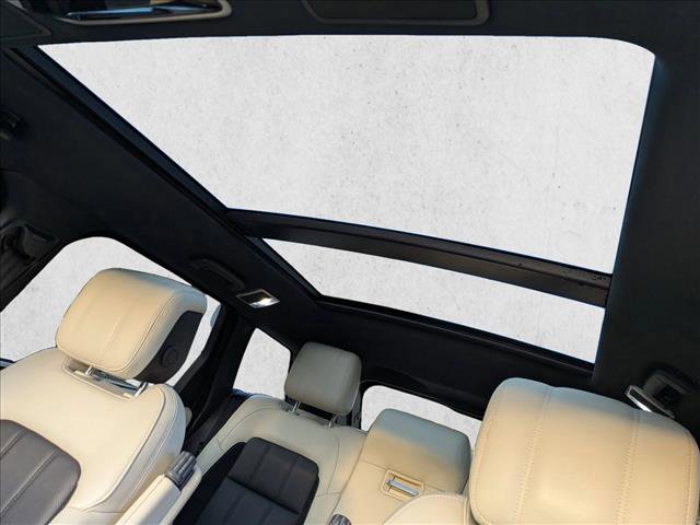 Used 2020 Land Rover Range Rover Sport HST image 13