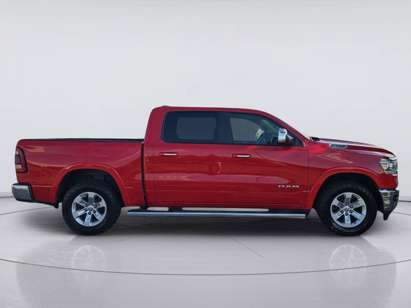 Used 2019 RAM 1500 Laramie AWD/4WD image 6