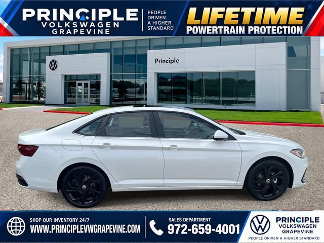 New 2027 Volkswagen Jetta SE FWD image 4
